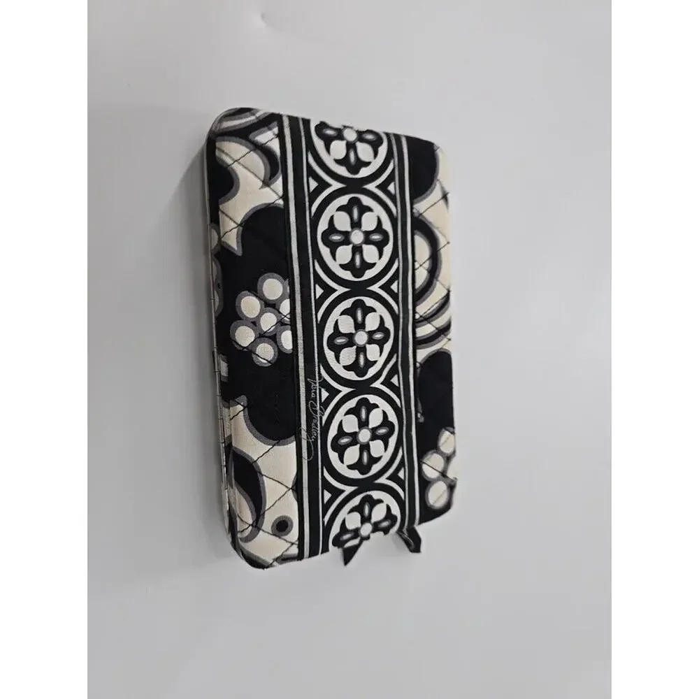 Vera Bradley Floral Black & White Zip Close Wallet Clutch Wrist Strap‎ - Picture 3 of 12